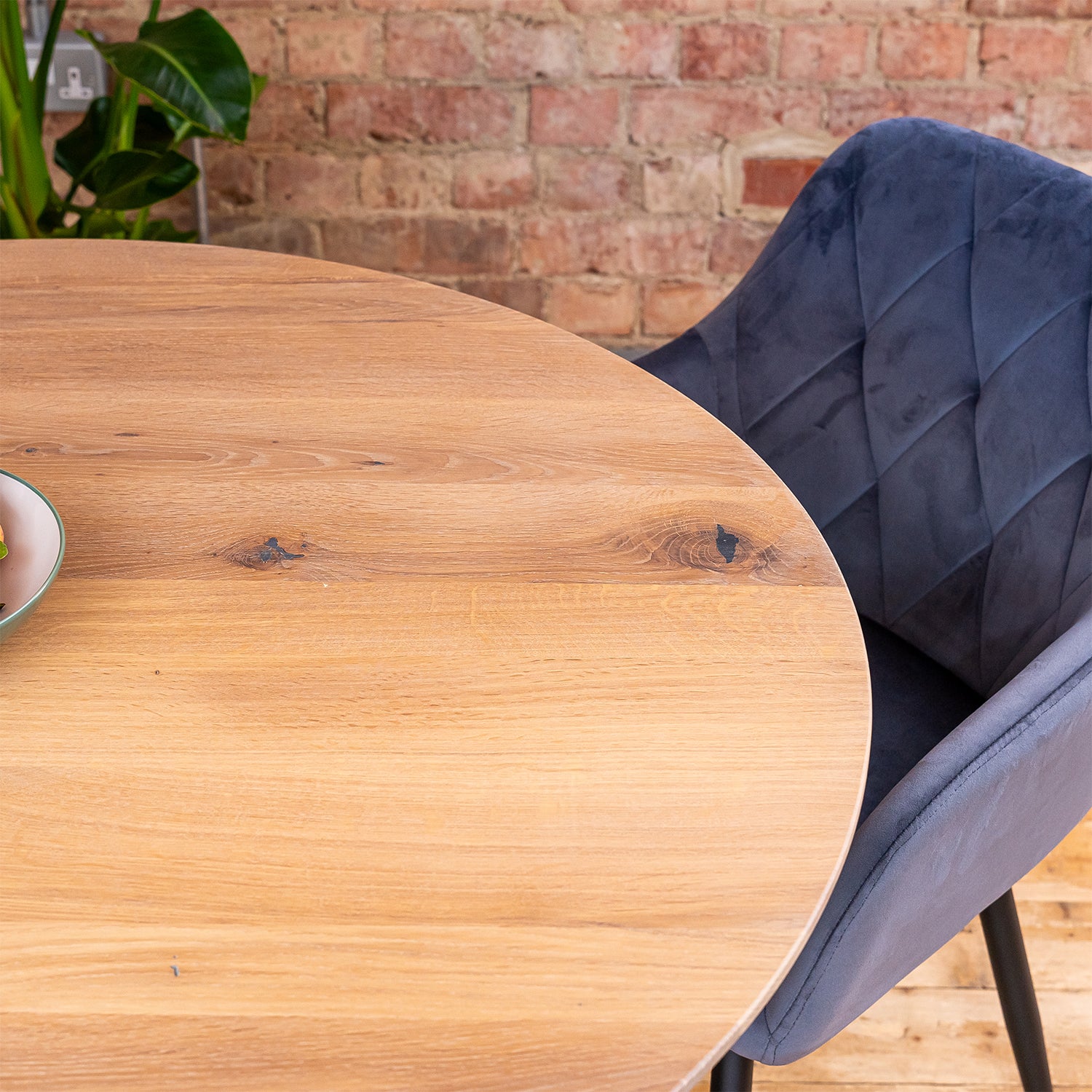 Premium Solid Oak Round Dining Table - White Oak