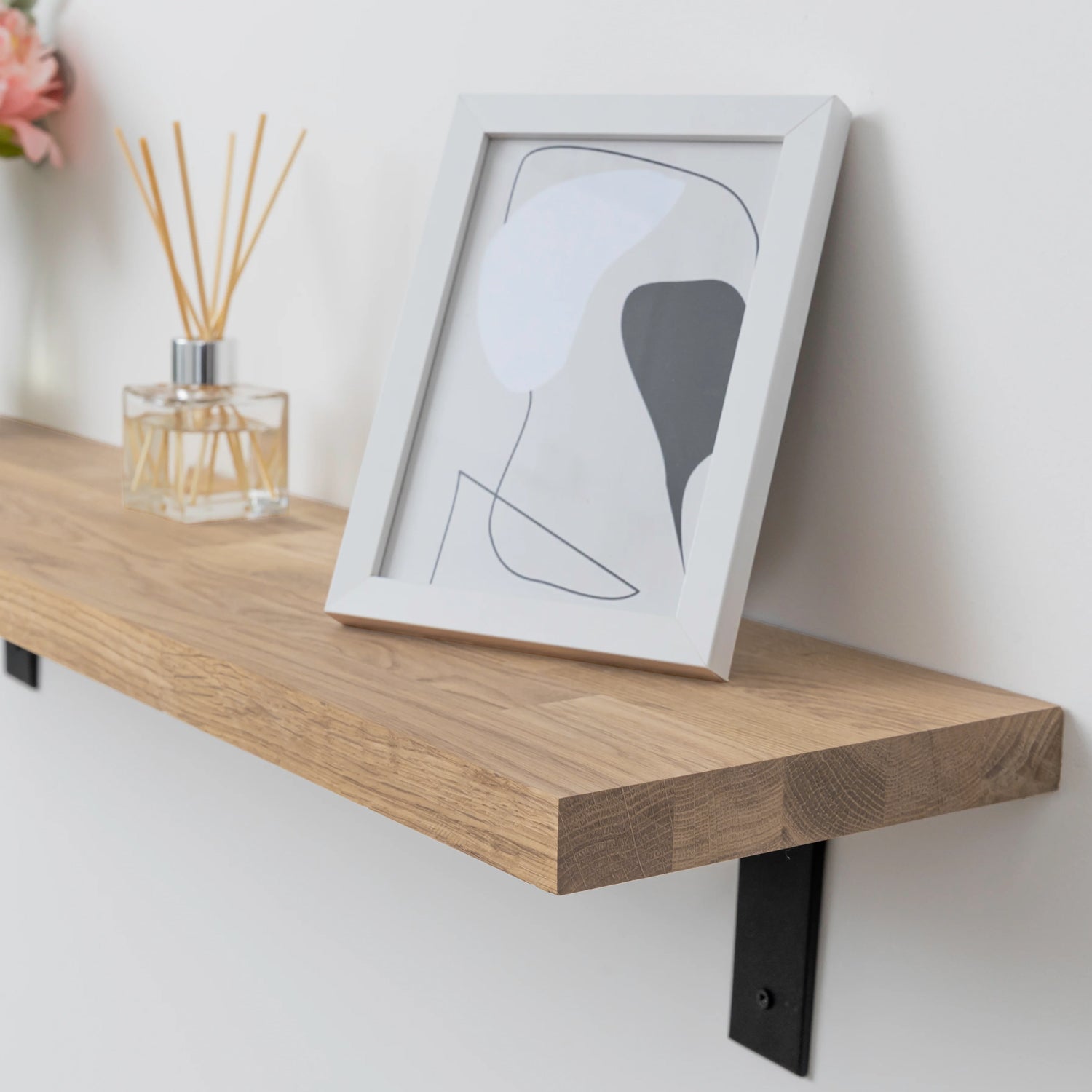 Solid Oak Wall Shelf (Sanded) - 27mm thick with Black Flat-Style Scaffolding Brackets